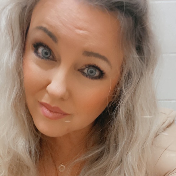 Meet your Posher, Katie - Picture 2 of 2